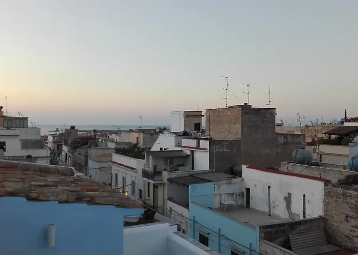 A Vucciria Oda ve Kahvaltı Terrasini